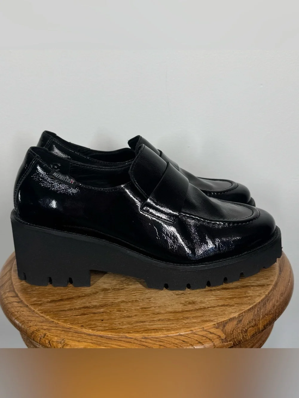 Mephisto Florenza Patent Loafers Women's Size 7 Shoes Black Lug Sole Chunky